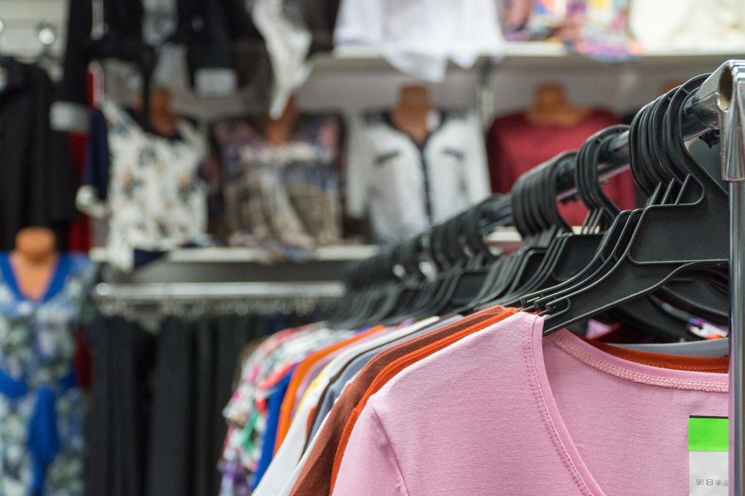 Capsule wardrobe dla klientek butiku – jak ją skomponować?